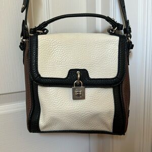 Chaps purse in excellent condition